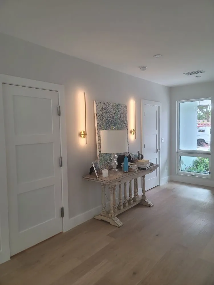 Professional electrician providing lighting installation in , 