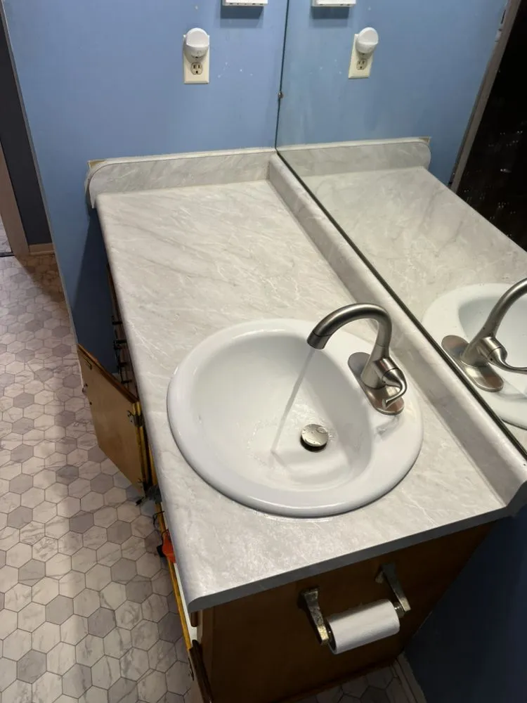 Professional electrician providing circuit breaker repair in ,