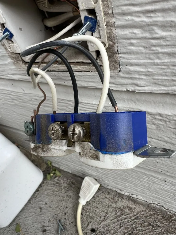 Professional electrical repair in ,  by Professional Power