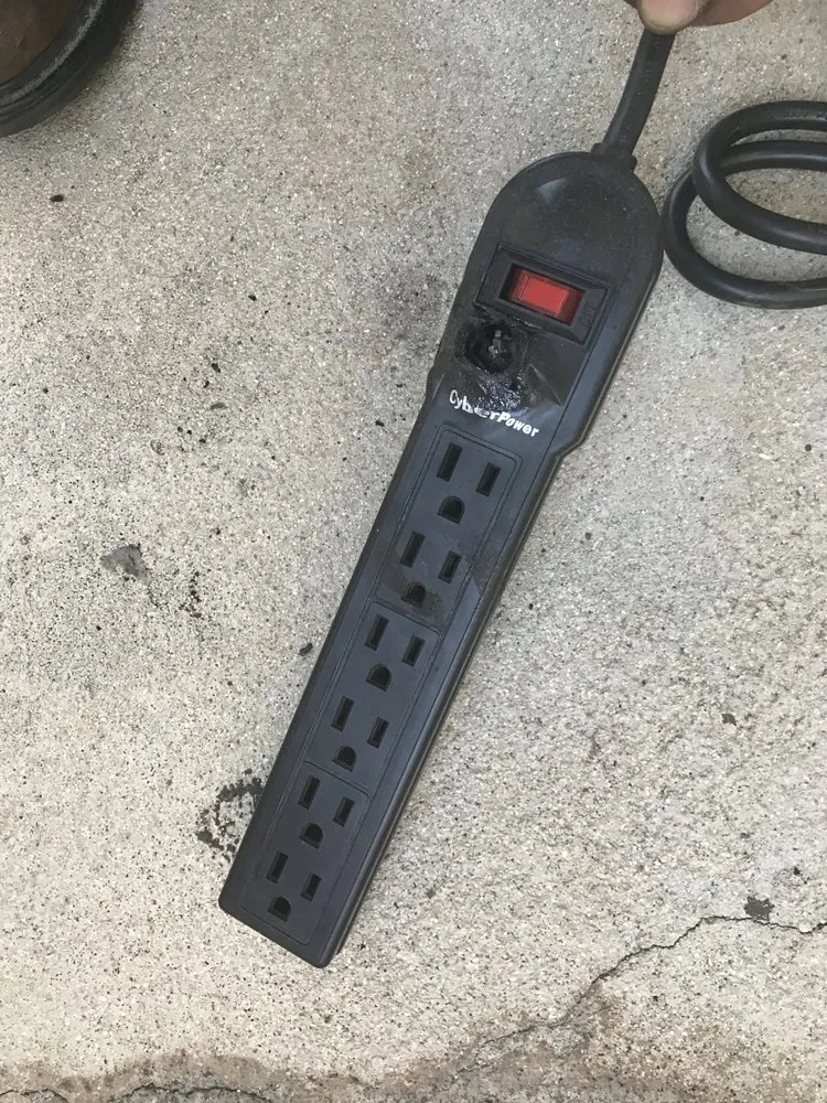 Affordable electrician providing emergency electrical service in , 