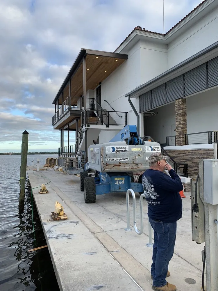 Reliable emergency electrical service experts serving Tarpon Spngs, FL - Progressive Electrical Services
