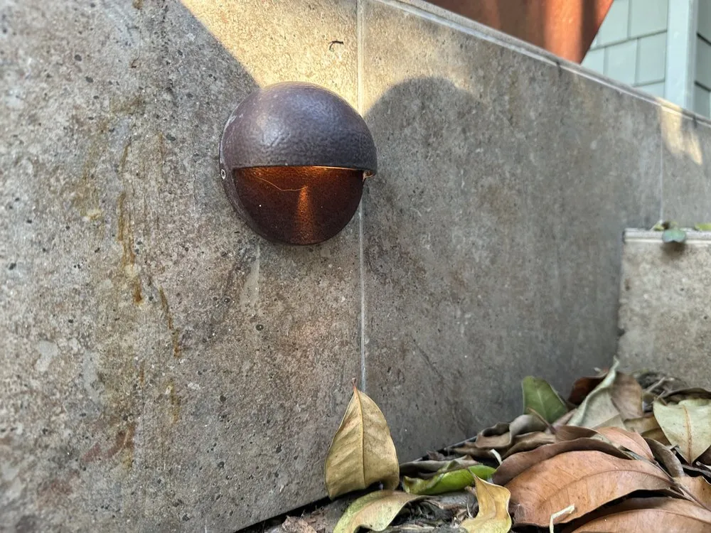 Emergency electrician providing circuit breaker repair in ,