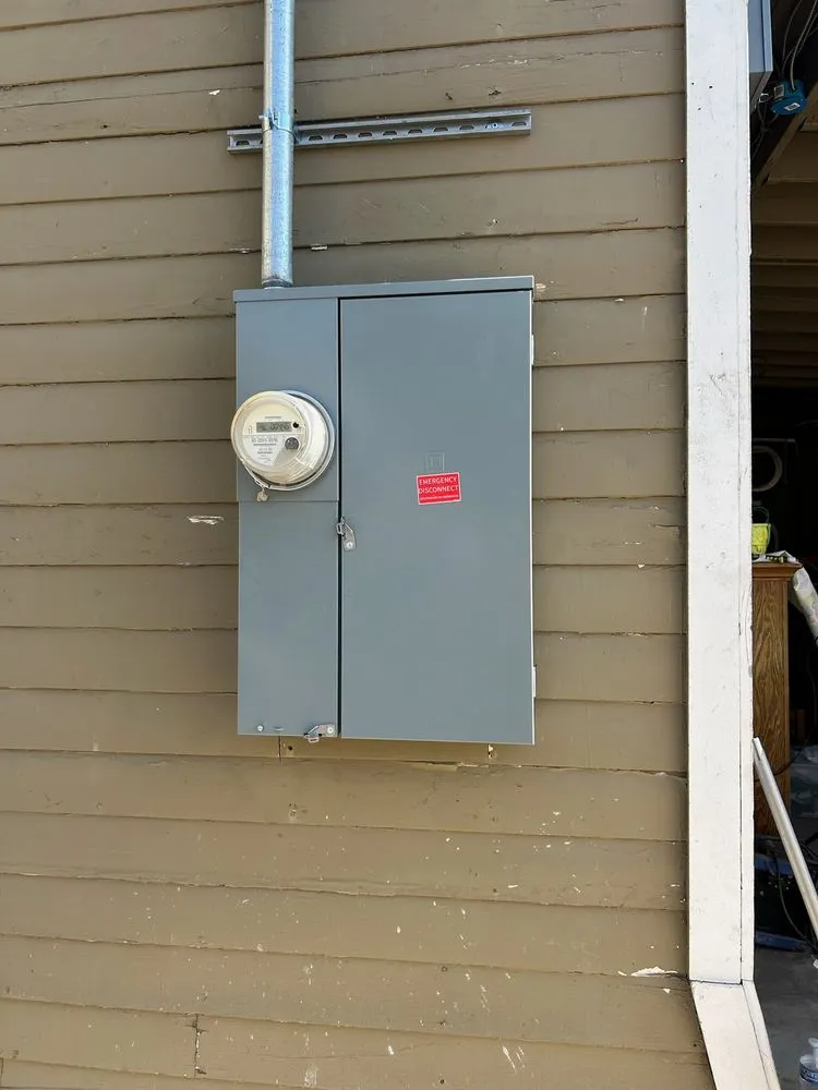 Trusted electrician providing outlet and switch repair in Orange County, CA - Prompt Electric Service