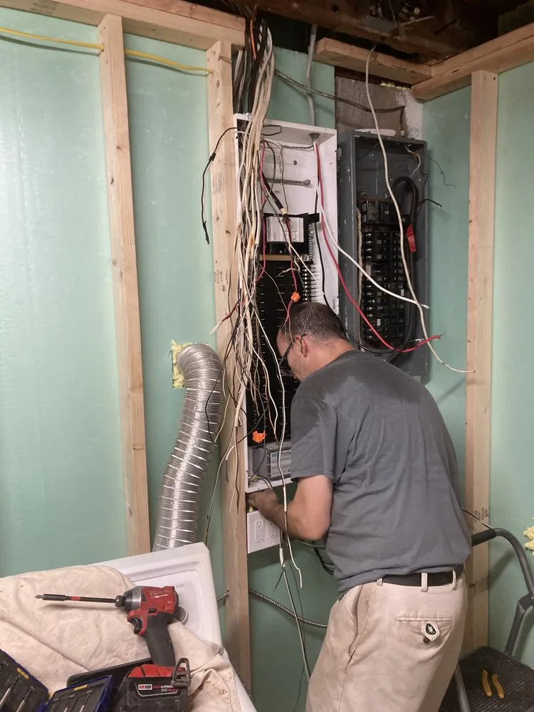Emergency panel upgrade experts serving Holmes, PA - Proper Electric