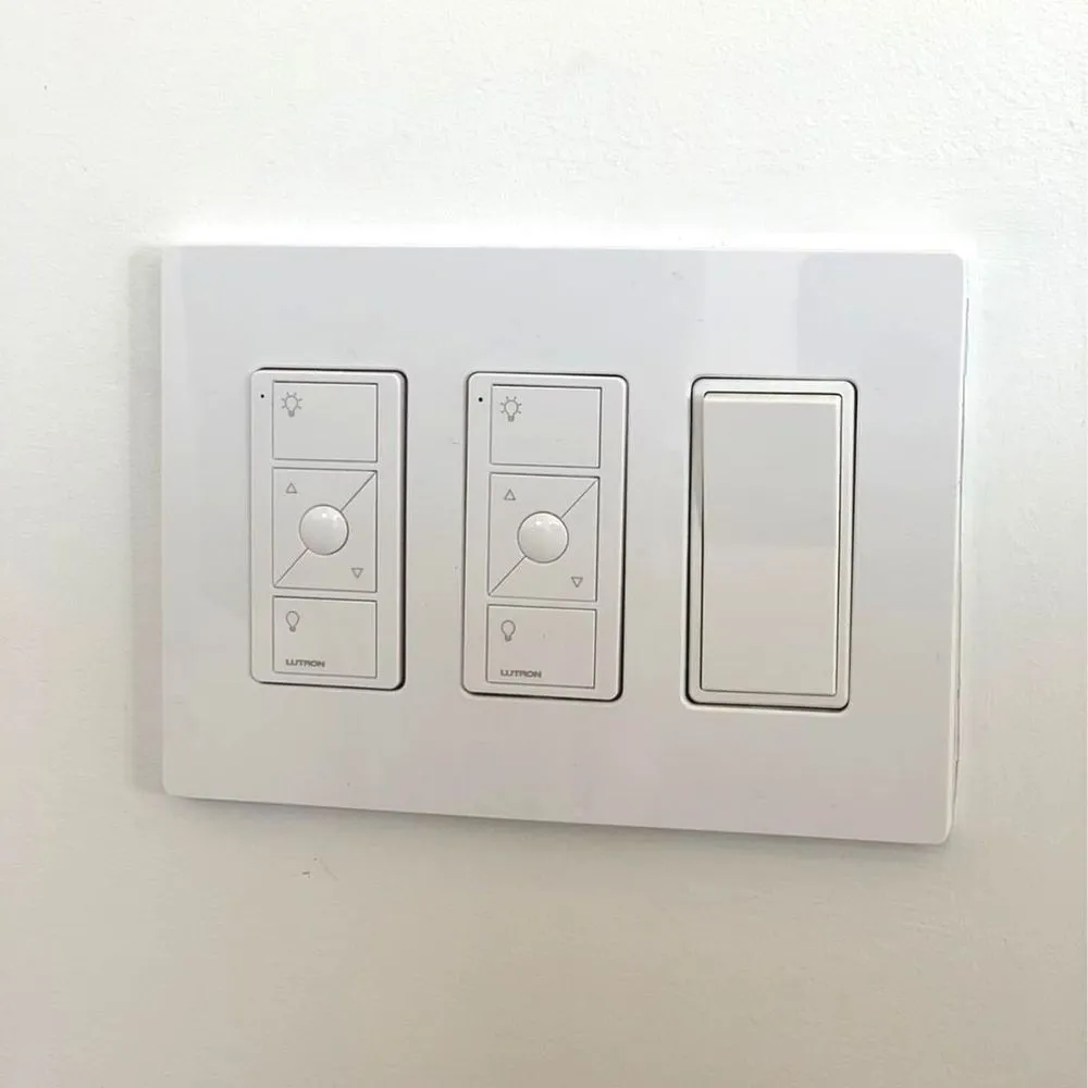Affordable electrician providing outlet and switch repair in Flushing, NY - Proper Electrician