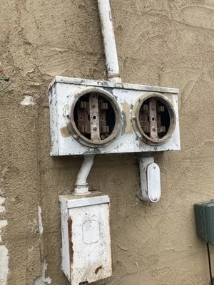 Provolt Electric Logo