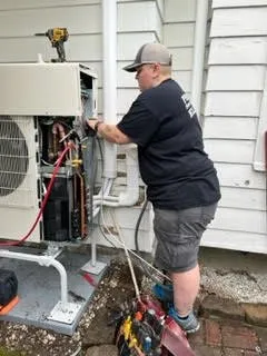 Expert electrician providing electrical repair in , 