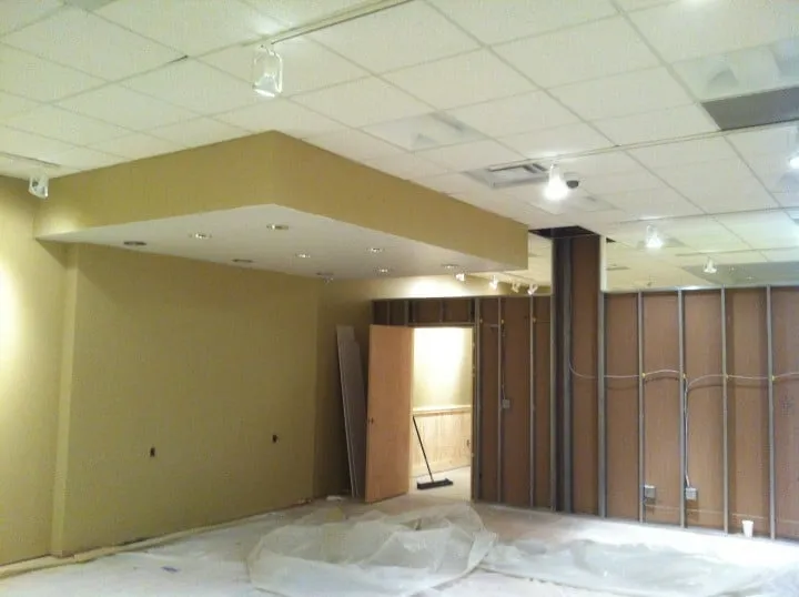 Certified electrician providing lighting installation in , 