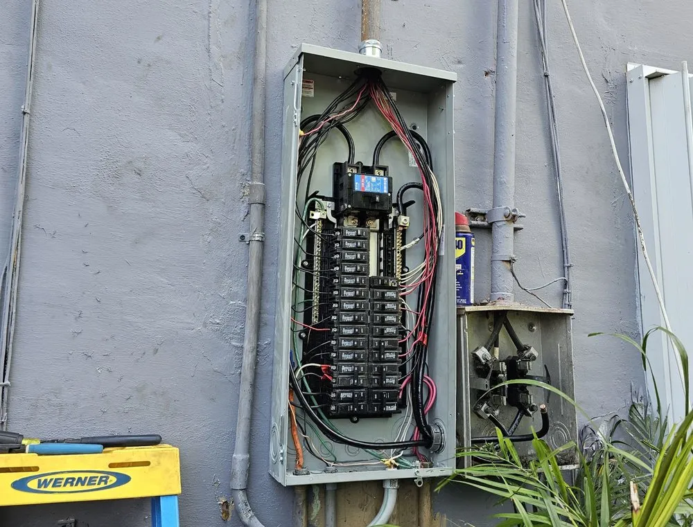 Slide of Puentes Electrical Services