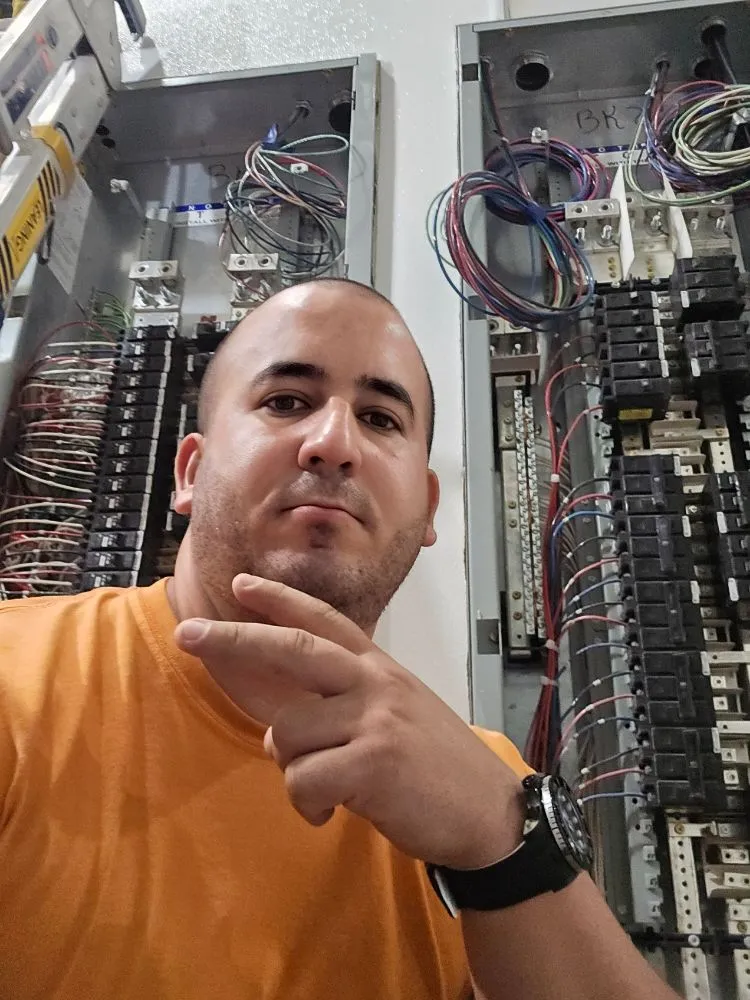 Reliable electrician providing electrical repair in ,