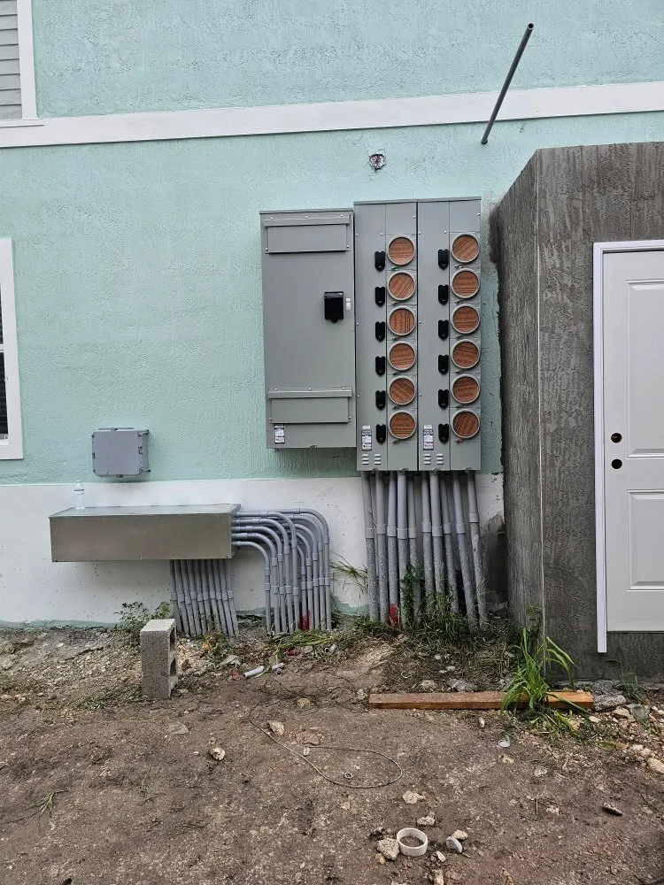 Expert outlet and switch repair service in , - Puentes Electrical Services