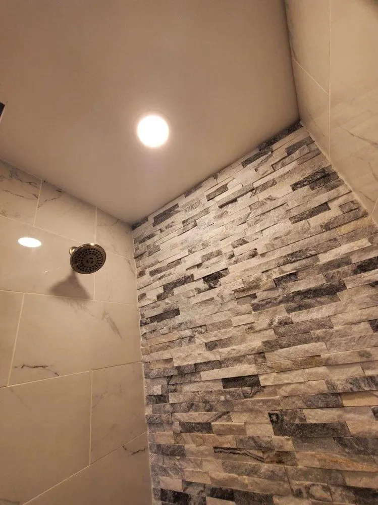 Certified electrician providing circuit breaker repair in , 