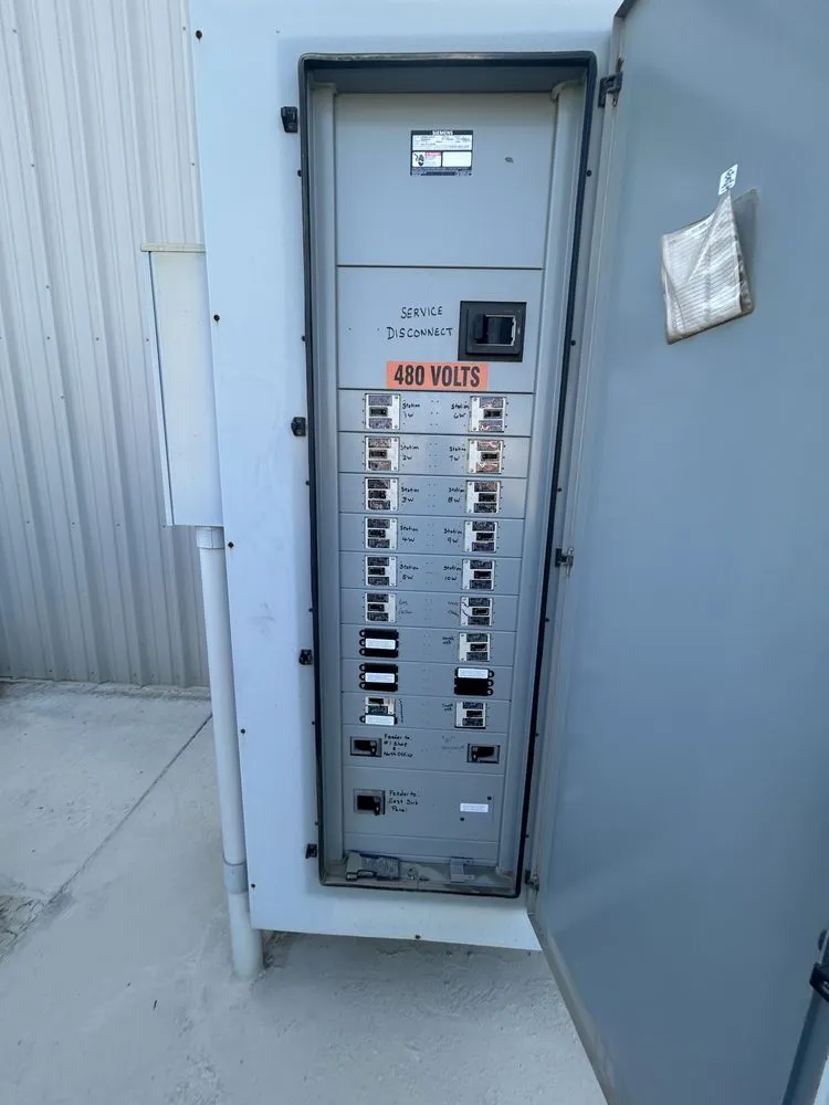 Emergency circuit breaker repair experts serving Noble, OK - Pyramid Electric