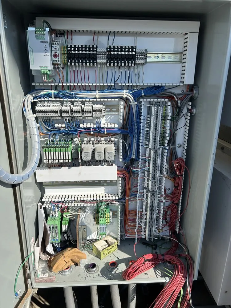 Professional electrician providing electrical repair in Noble, OK - Pyramid Electric