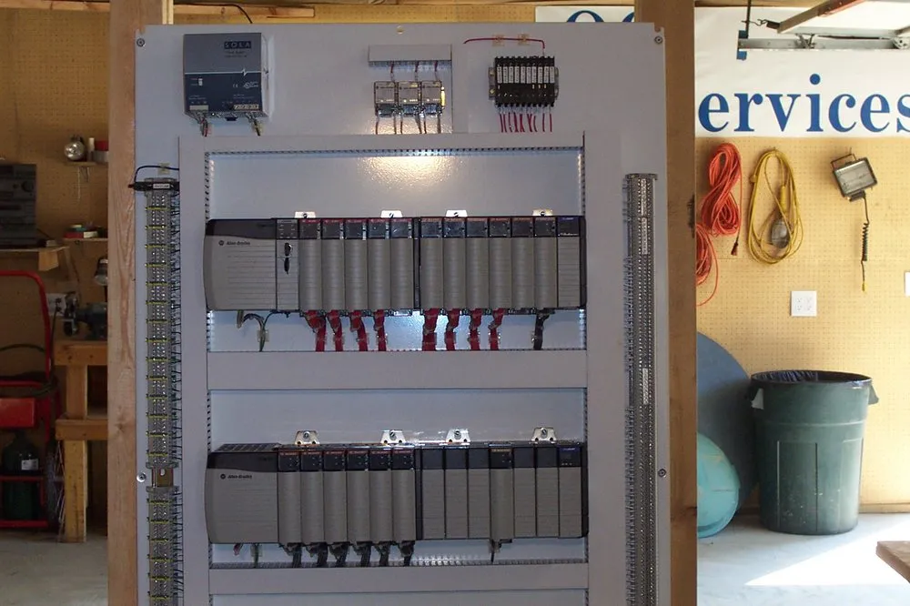 Licensed electrician providing electrical repair in Lake Tapwingo, MO - QC Services