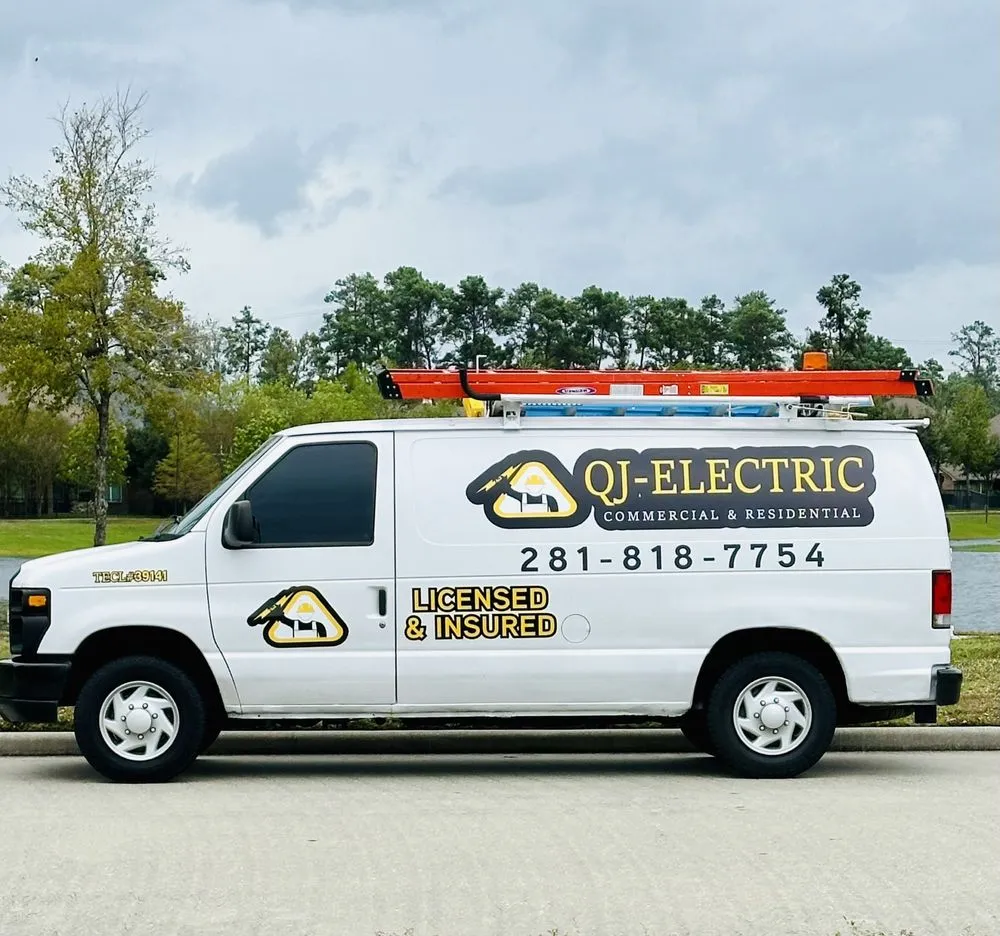 Reliable outlet and switch repair experts serving Houston Heights, TX - QJ.Electric
