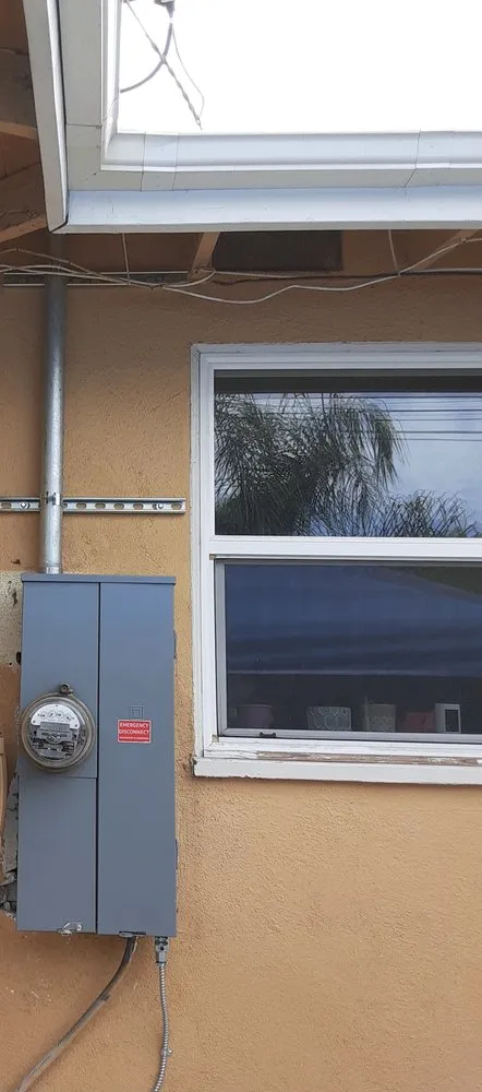 Emergency electrician providing electrical repair in Pacoima, CA - QM Electrical Services