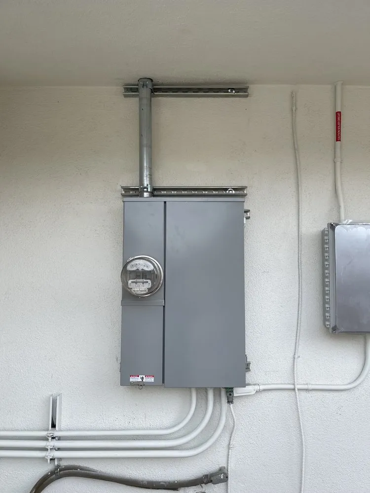 Reliable outlet and switch repair in Pacoima, CA by QM Electrical Services