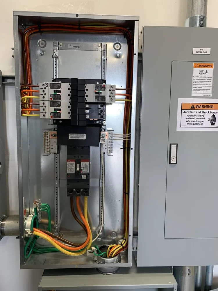 Professional electrician providing electrical repair in ,