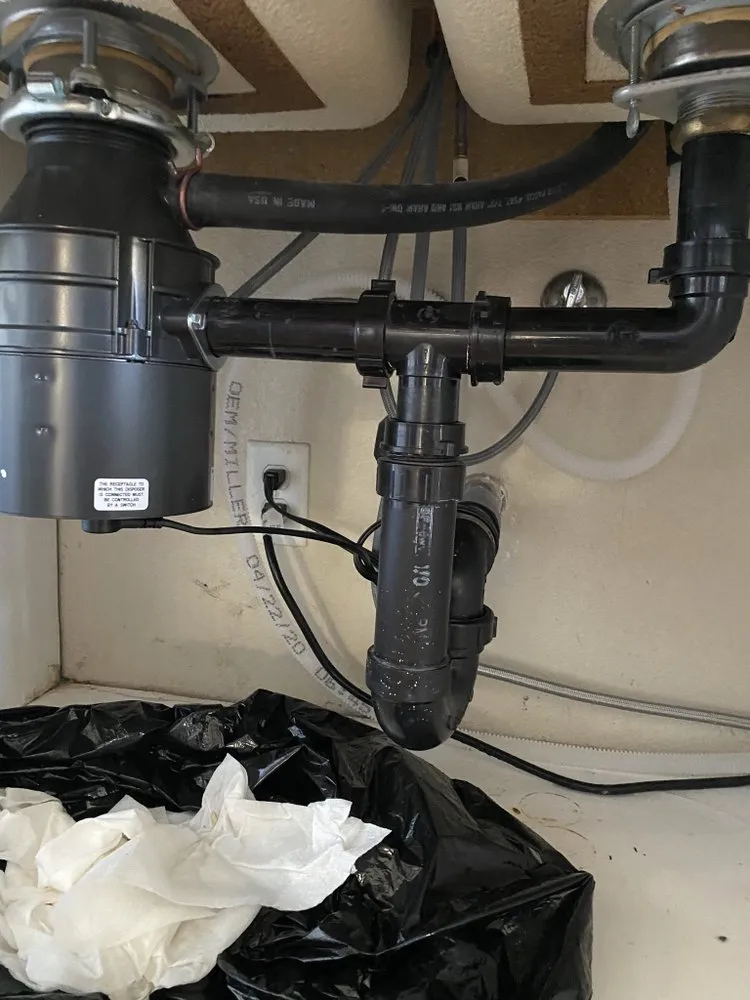 Affordable electrician providing electrical repair in , 