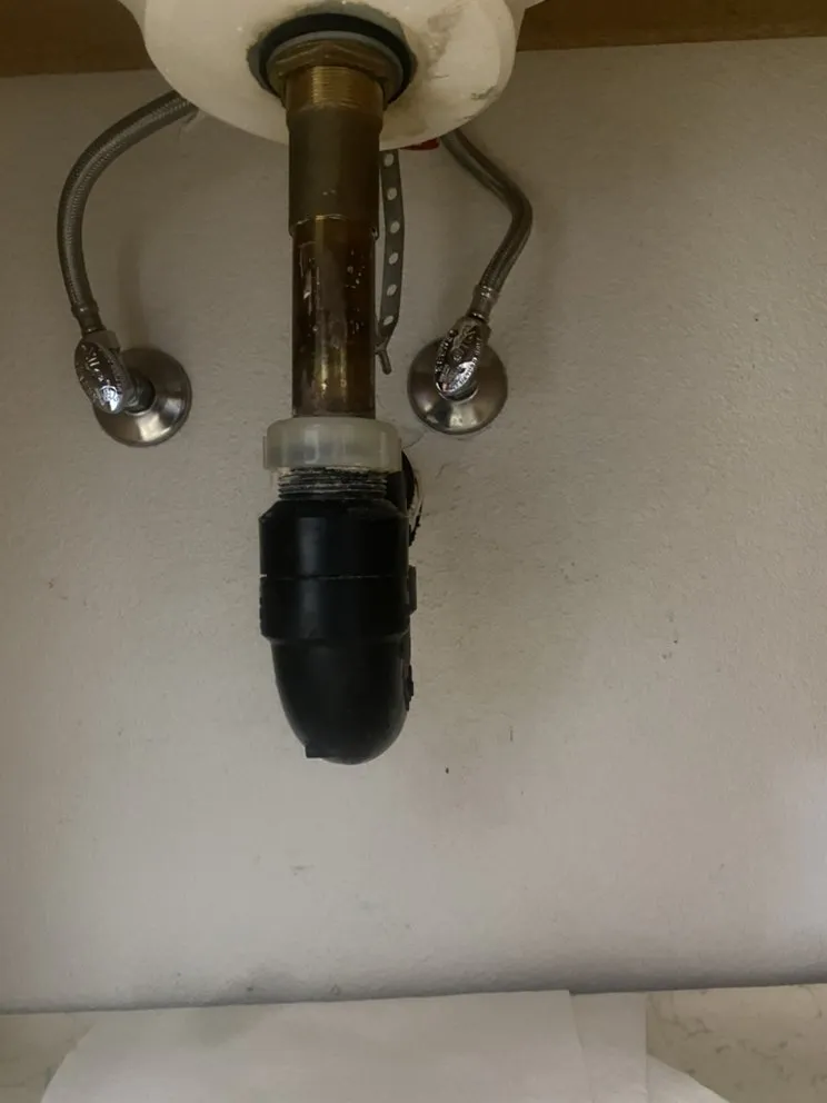 Certified electrician providing lighting installation in , 