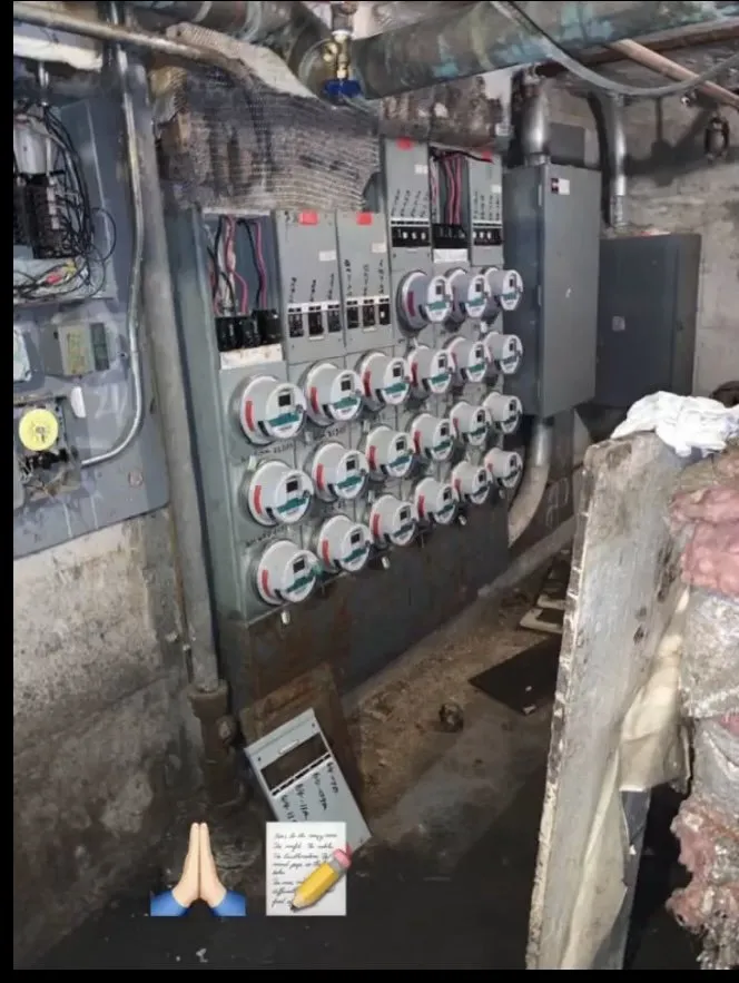 Expert electrician providing circuit breaker repair in , 