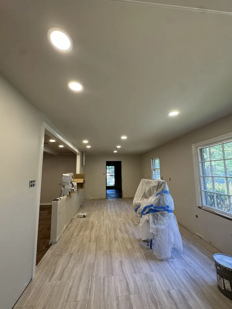 Professional electrician providing electrical repair in Cordova, TN - Quick Fix