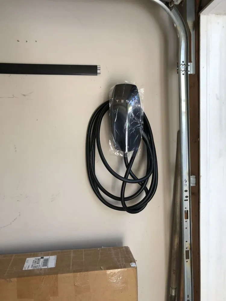 Slide of Quintanilla Electric