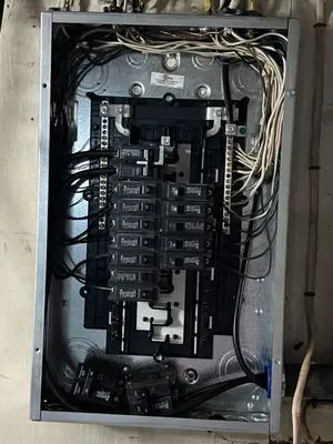 Quintanilla Remodeling Logo