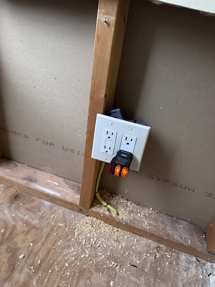 Slide of Quintanilla’s Electical & Painting Services