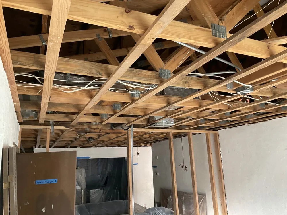 Slide of R & E Electrical