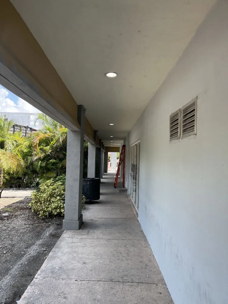 Slide of R & E Electrical