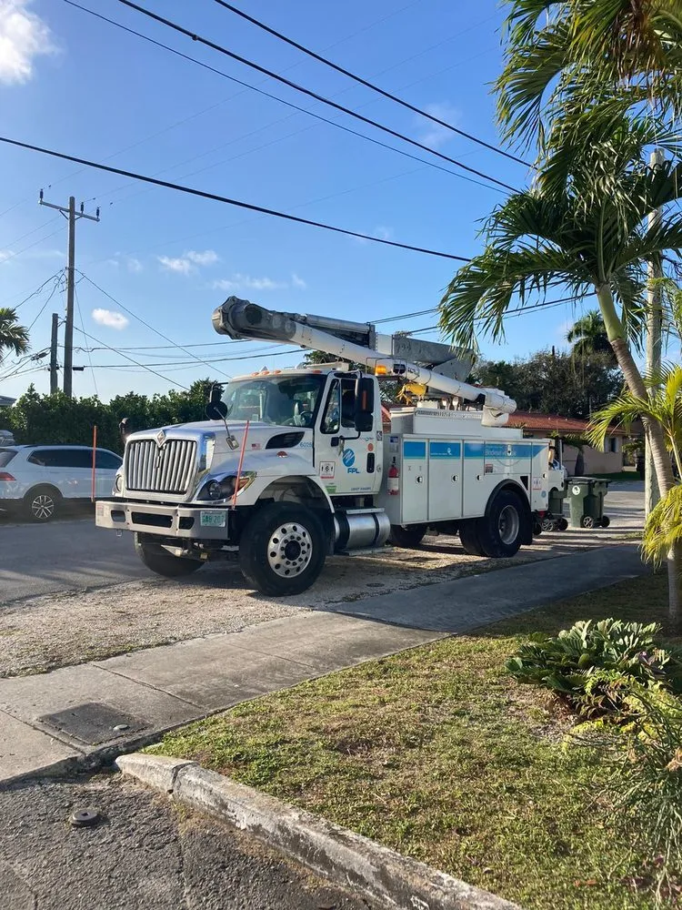 Slide of R & E Electrical