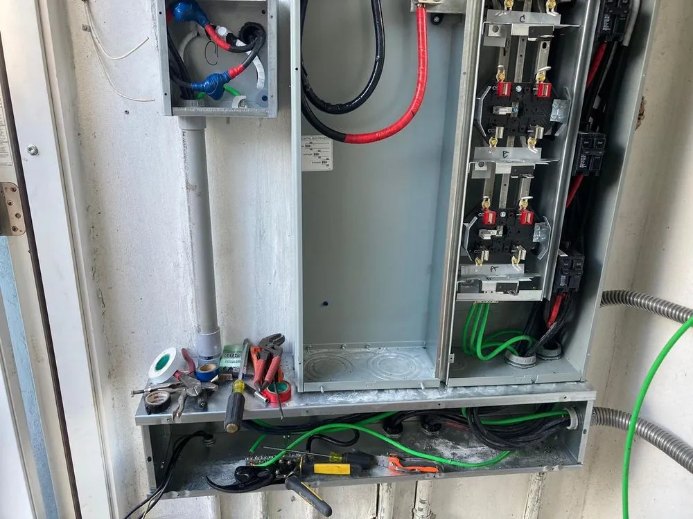 Slide of R & E Electrical