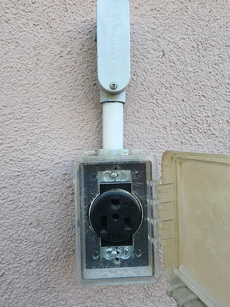 Slide of R & E Electrical