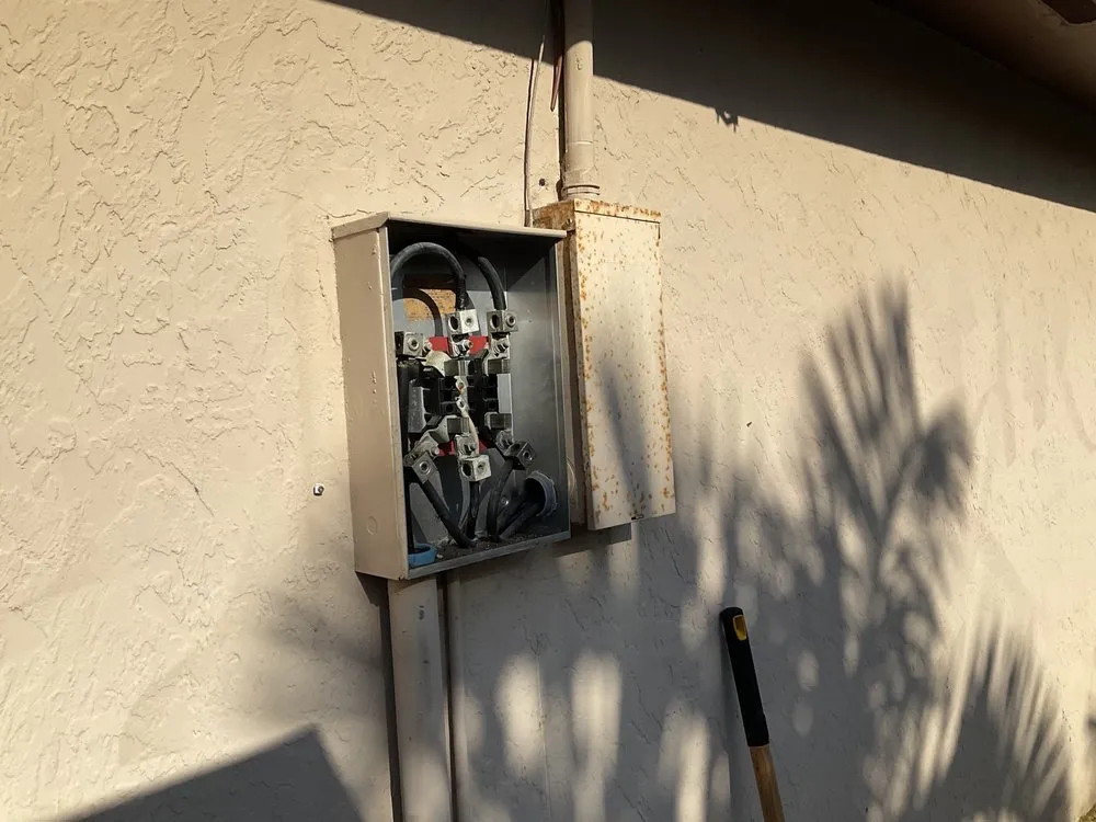 Slide of R & E Electrical