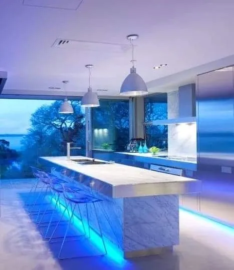 Reliable circuit breaker repair service in Sunny Isles Florida, FL - R & E Electrical Services