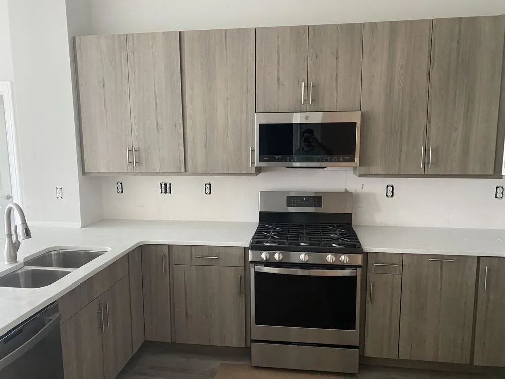 Slide of R & G Construction