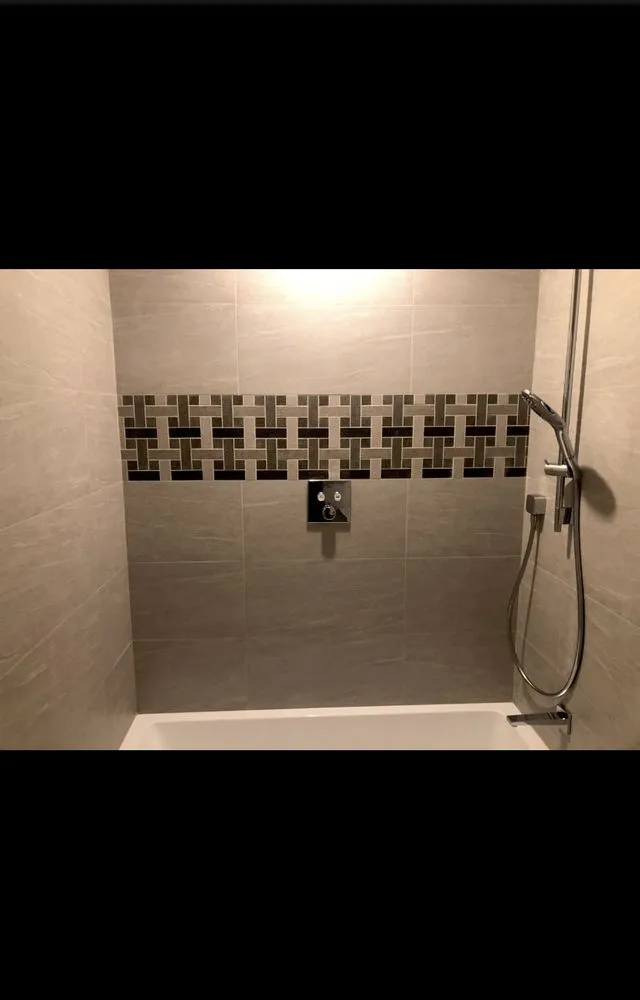 Slide of R & G Construction