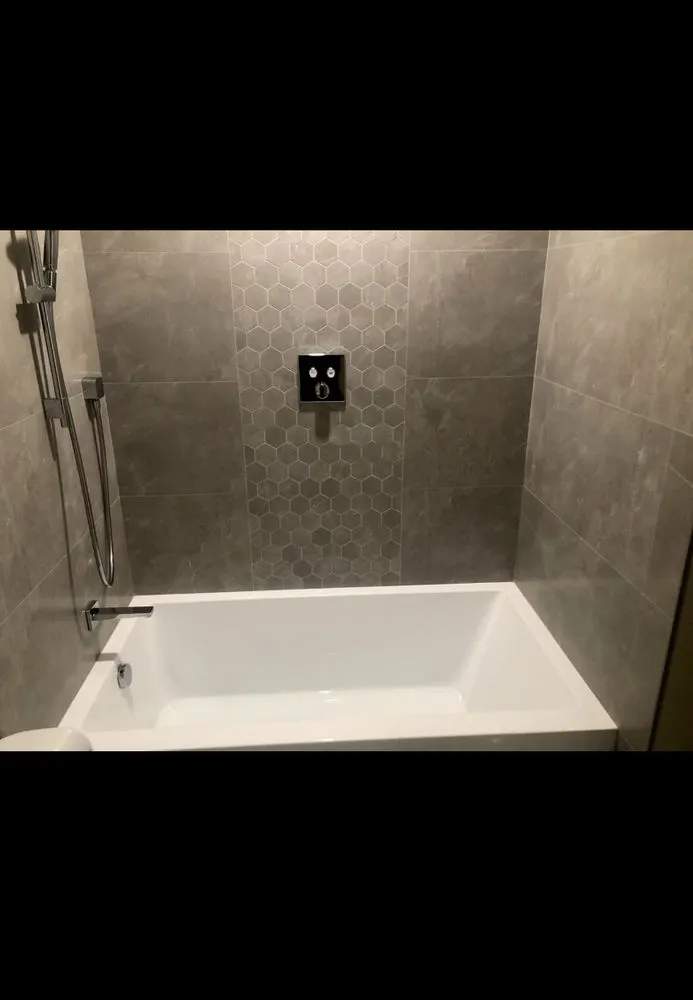 Slide of R & G Construction