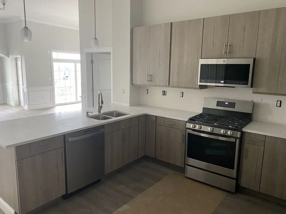 Slide of R & G Construction