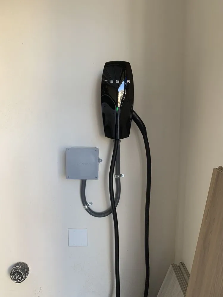 Slide of R & J Electric