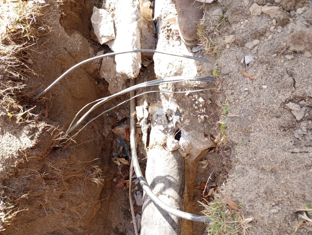 Slide of R & J Services