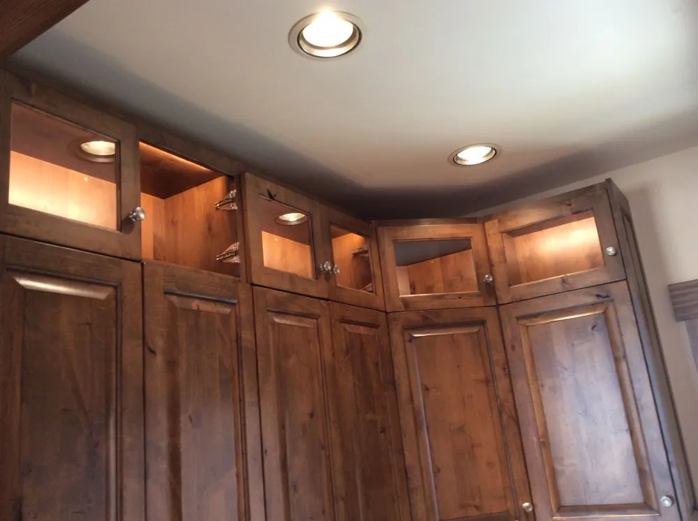 Slide of R & R Electric