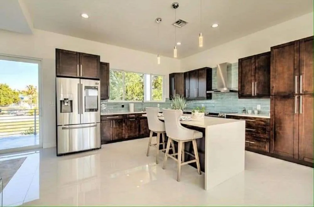 Slide of R & R Electrical Enterprises