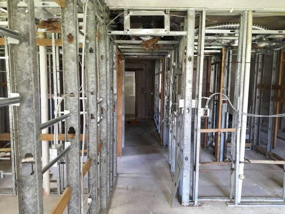 Affordable electrician providing circuit breaker repair in , 