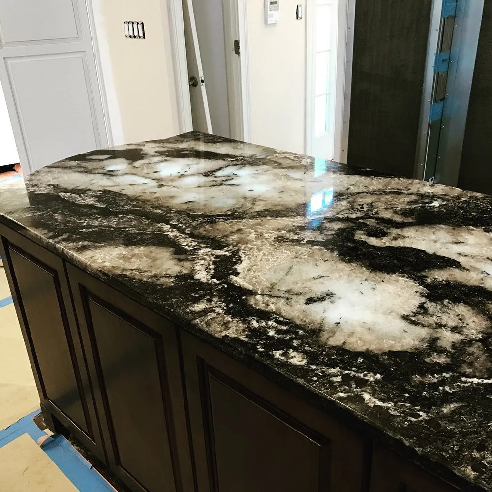 Certified electrician providing lighting installation in , 