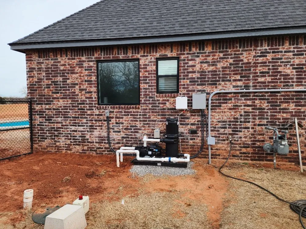 Emergency circuit breaker repair experts serving Newalla, OK - R-2 Electric