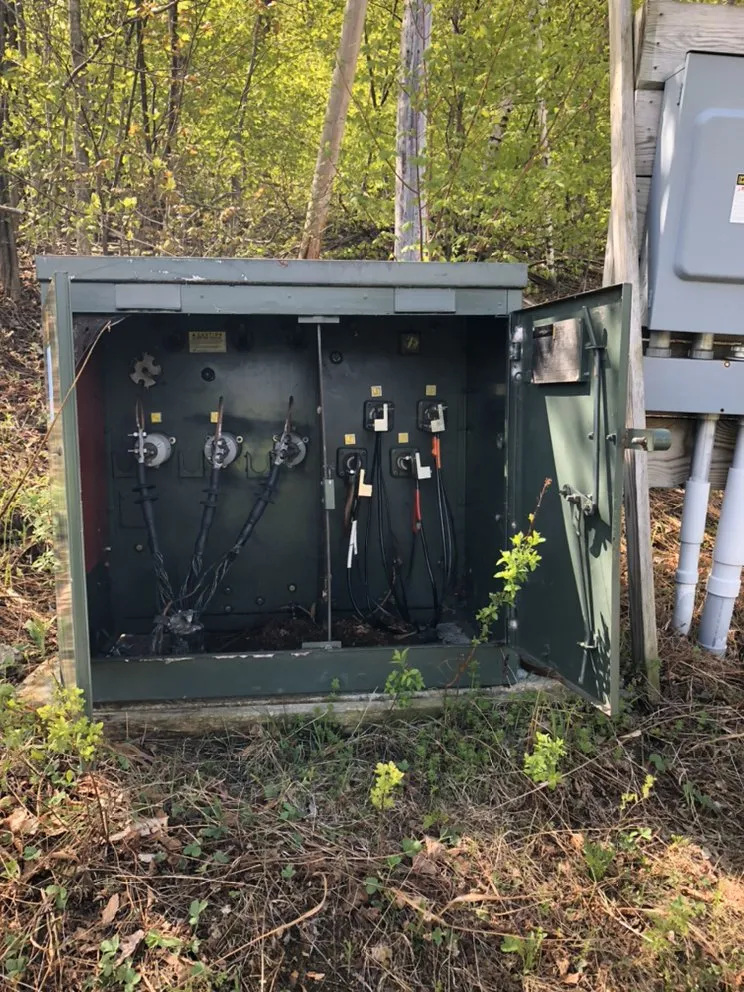 Slide of R J Aloisi Electrical