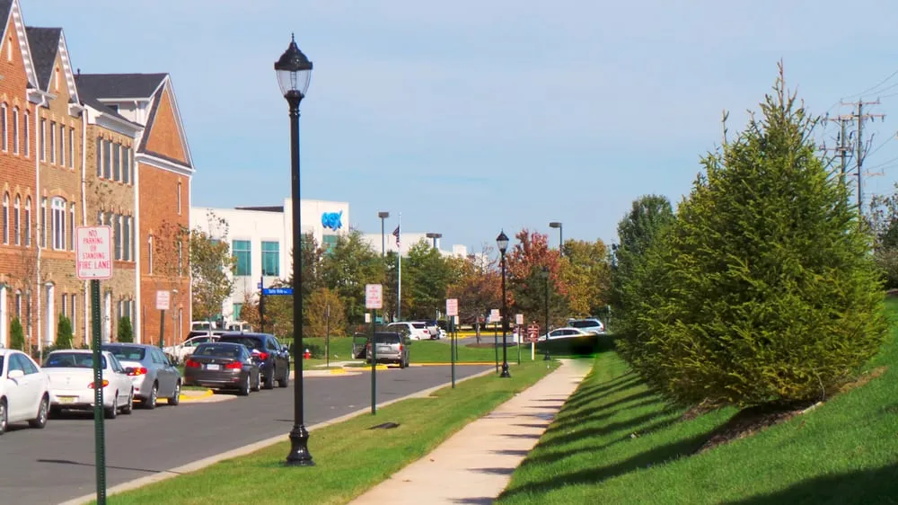 Professional electrician providing circuit breaker repair in , 